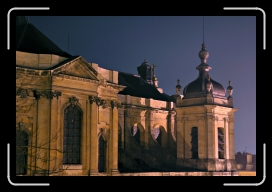 cathedrale de nuit * 1500 x 1004 * (1.22MB)